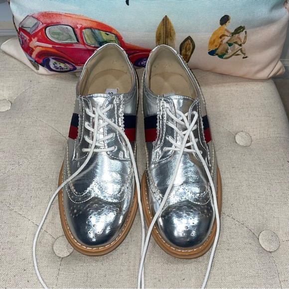 Steve Madden Women'S Blitzed Silver W/Red Stripe Lace-Up Oxford - Picture 7 of 10